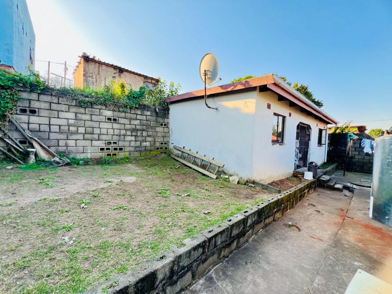 5 Bedroom Property for Sale in Umlazi KwaZulu-Natal