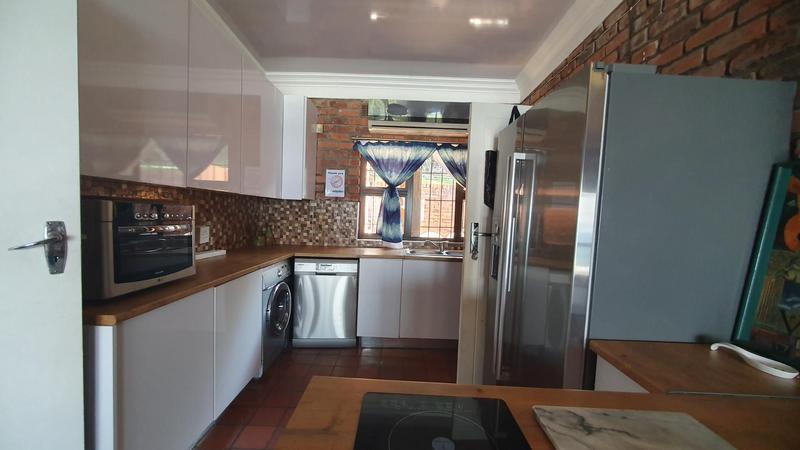 6 Bedroom Property for Sale in Woodgrange KwaZulu-Natal