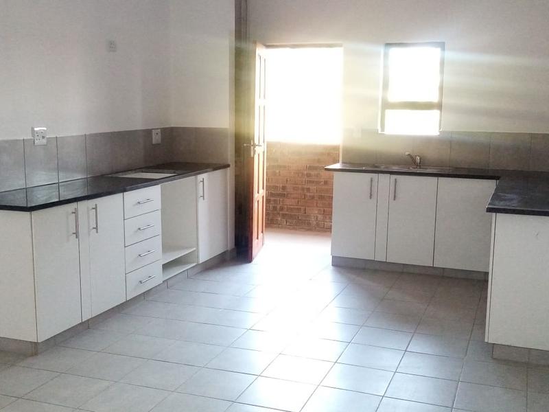 To Let 2 Bedroom Property for Rent in Amanzimtoti KwaZulu-Natal