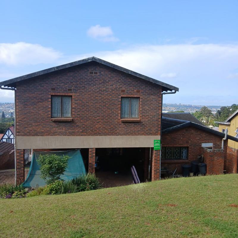 5 Bedroom Property for Sale in Montclair KwaZulu-Natal