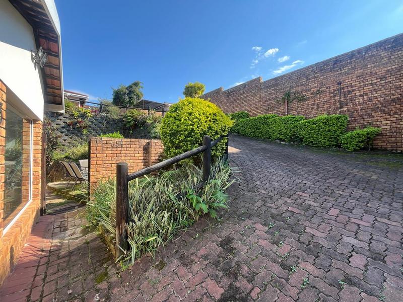 3 Bedroom Property for Sale in Uvongo KwaZulu-Natal