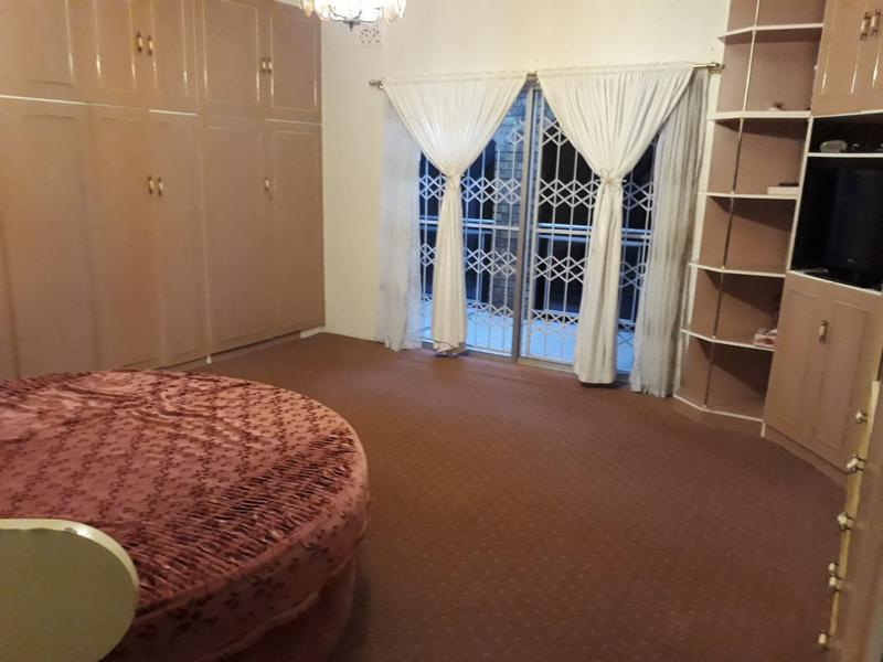 6 Bedroom Property for Sale in Kloof KwaZulu-Natal