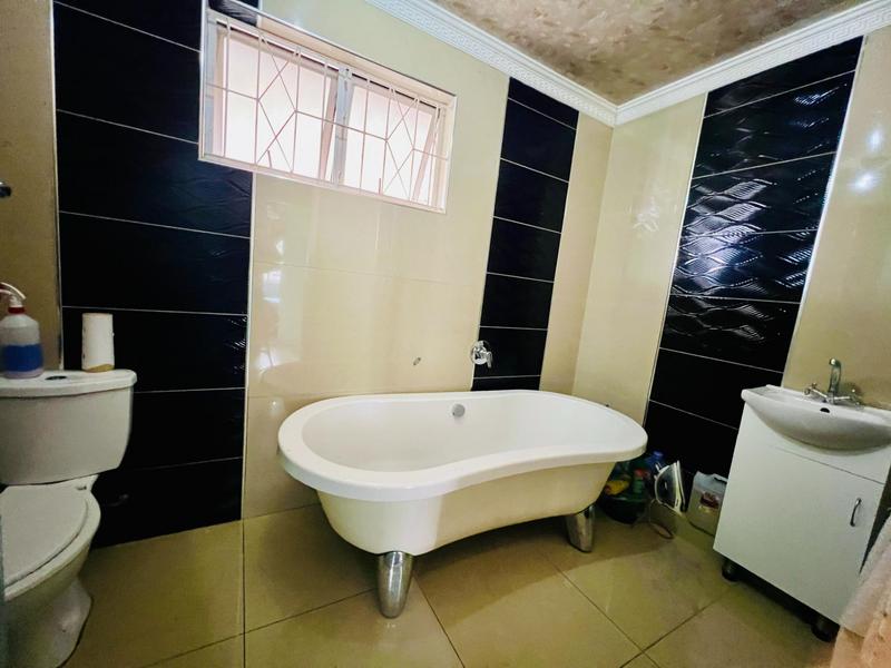 4 Bedroom Property for Sale in Newlands West KwaZulu-Natal