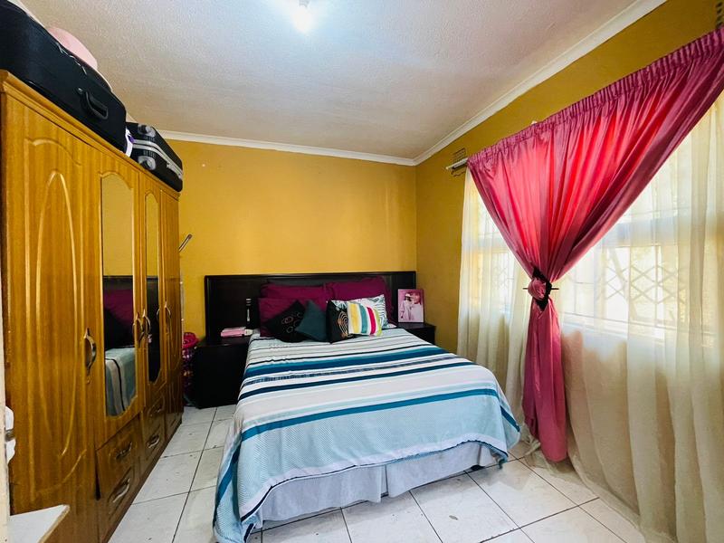 4 Bedroom Property for Sale in Kwamashu KwaZulu-Natal