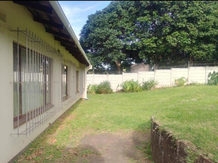 To Let 3 Bedroom Property for Rent in Umtentweni KwaZulu-Natal