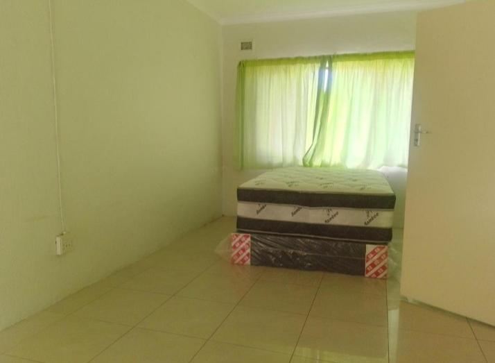 To Let 3 Bedroom Property for Rent in Umtentweni KwaZulu-Natal