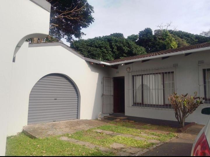 To Let 3 Bedroom Property for Rent in Umtentweni KwaZulu-Natal