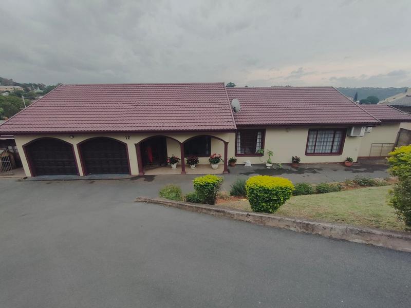 3 Bedroom Property for Sale in Queensburgh KwaZulu-Natal