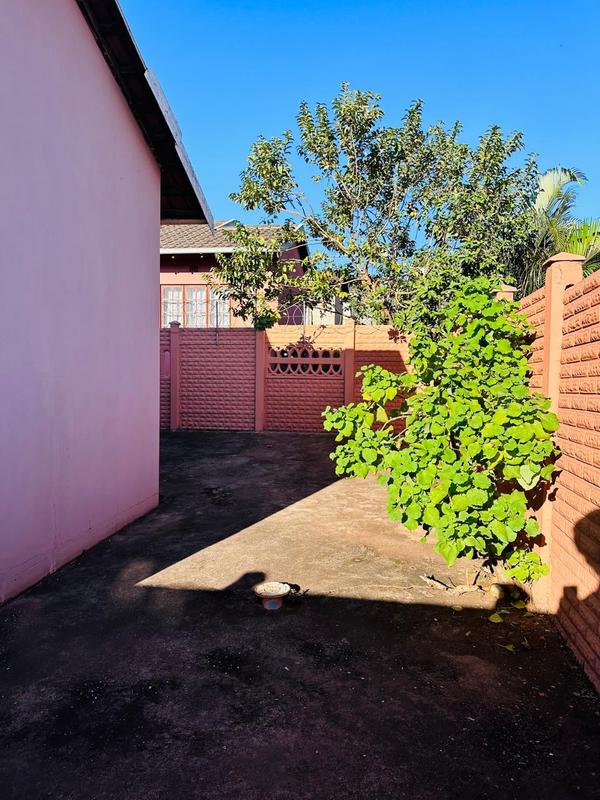 2 Bedroom Property for Sale in Empangeni Central KwaZulu-Natal