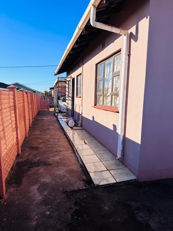 2 Bedroom Property for Sale in Empangeni Central KwaZulu-Natal