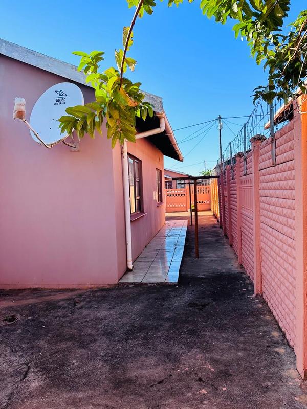 2 Bedroom Property for Sale in Empangeni Central KwaZulu-Natal