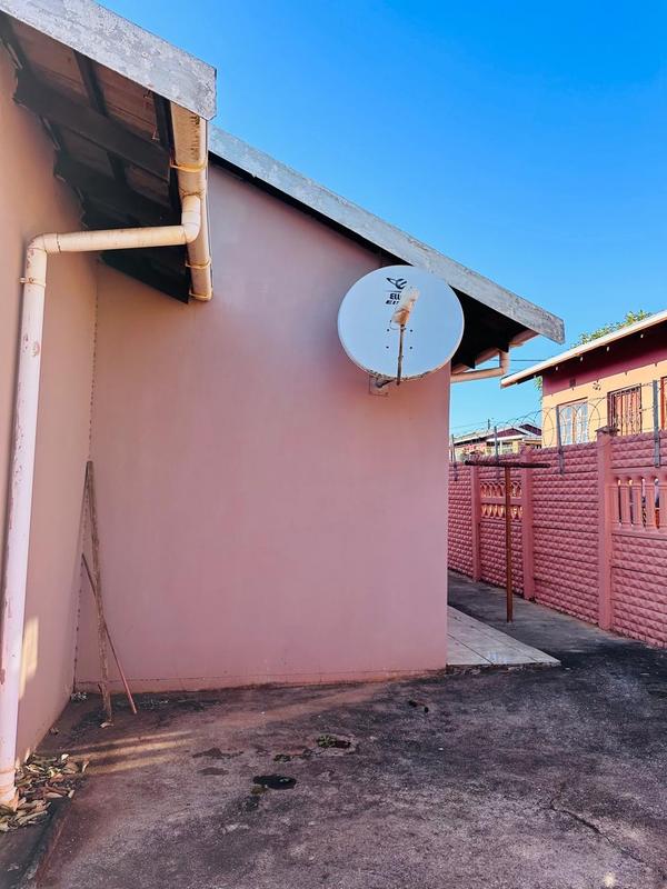 2 Bedroom Property for Sale in Empangeni Central KwaZulu-Natal