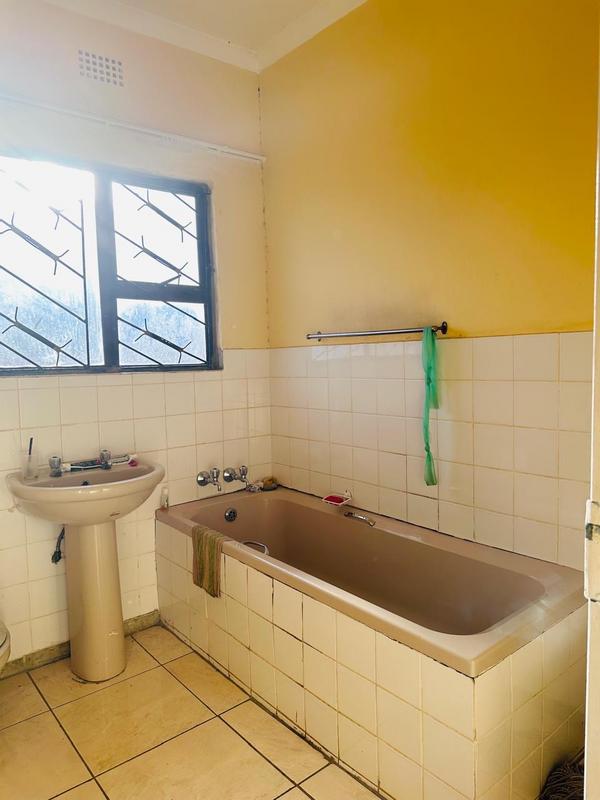 2 Bedroom Property for Sale in Empangeni Central KwaZulu-Natal