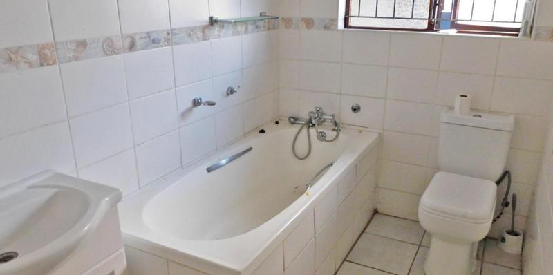 4 Bedroom Property for Sale in Montclair KwaZulu-Natal