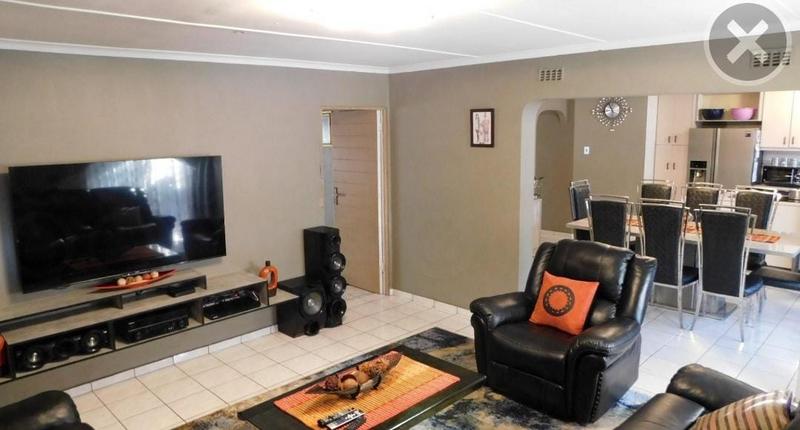 4 Bedroom Property for Sale in Montclair KwaZulu-Natal