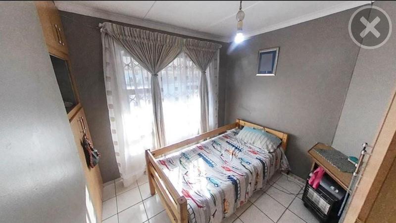 4 Bedroom Property for Sale in Montclair KwaZulu-Natal