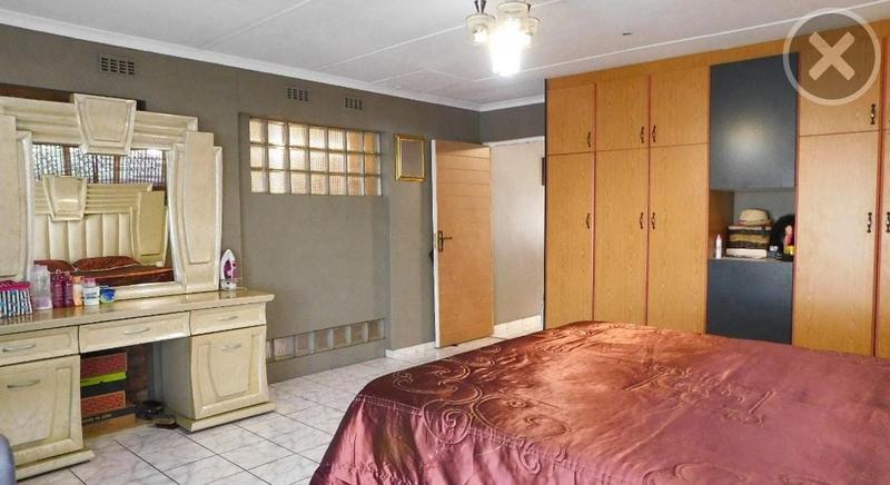 4 Bedroom Property for Sale in Montclair KwaZulu-Natal