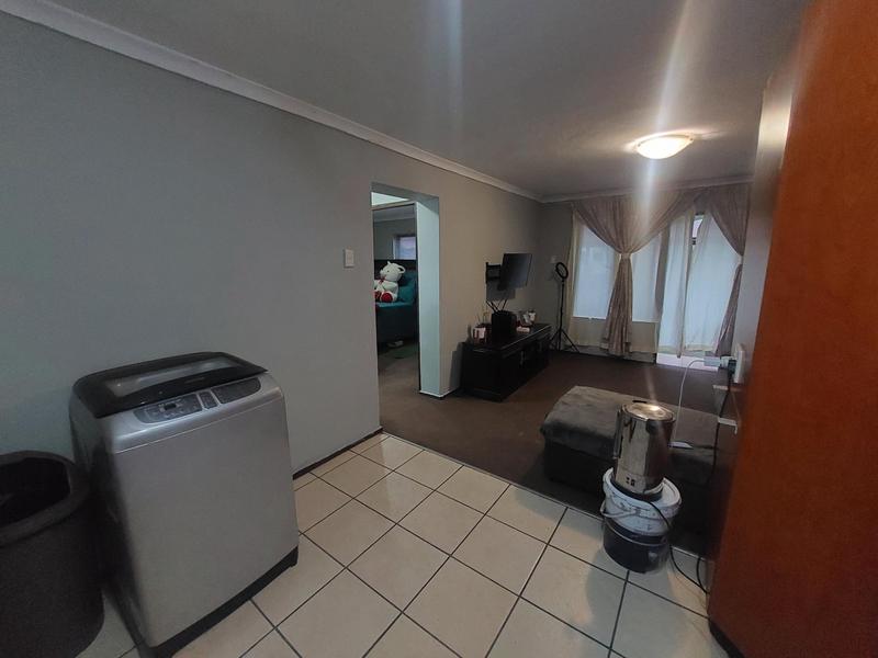 2 Bedroom Property for Sale in Montclair KwaZulu-Natal