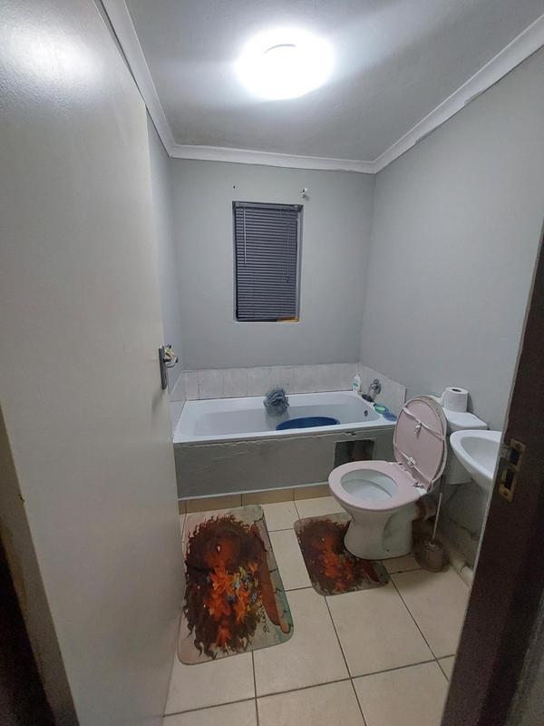 2 Bedroom Property for Sale in Montclair KwaZulu-Natal