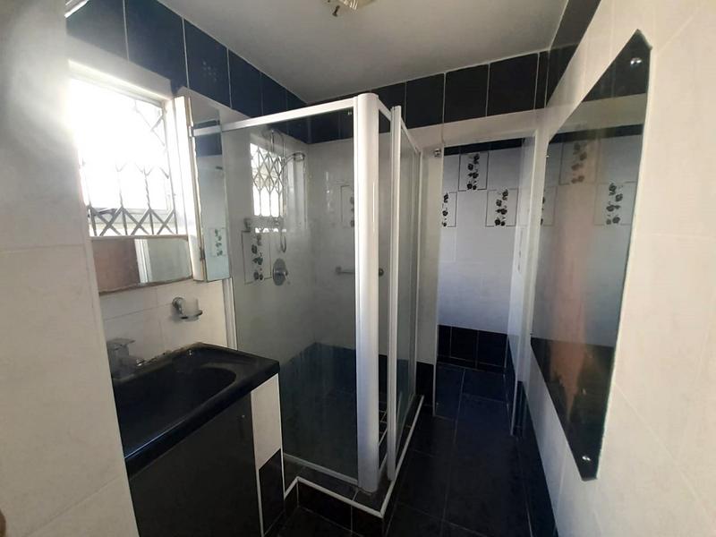 To Let 1 Bedroom Property for Rent in Sherwood KwaZulu-Natal
