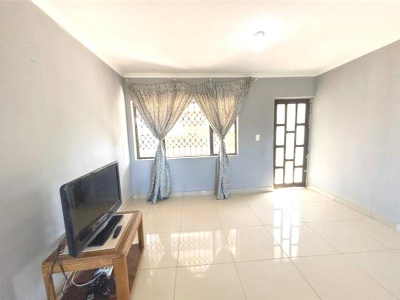 3 Bedroom Property for Sale in Ntuzuma KwaZulu-Natal