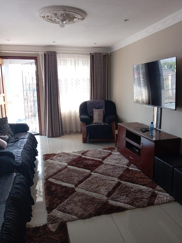 4 Bedroom Property for Sale in Trenance Manor KwaZulu-Natal