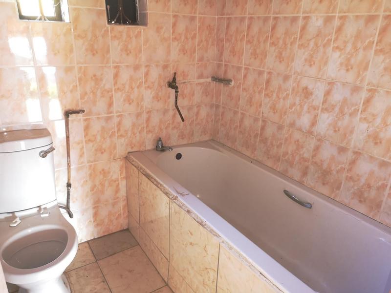 To Let 2 Bedroom Property for Rent in Umlazi KwaZulu-Natal