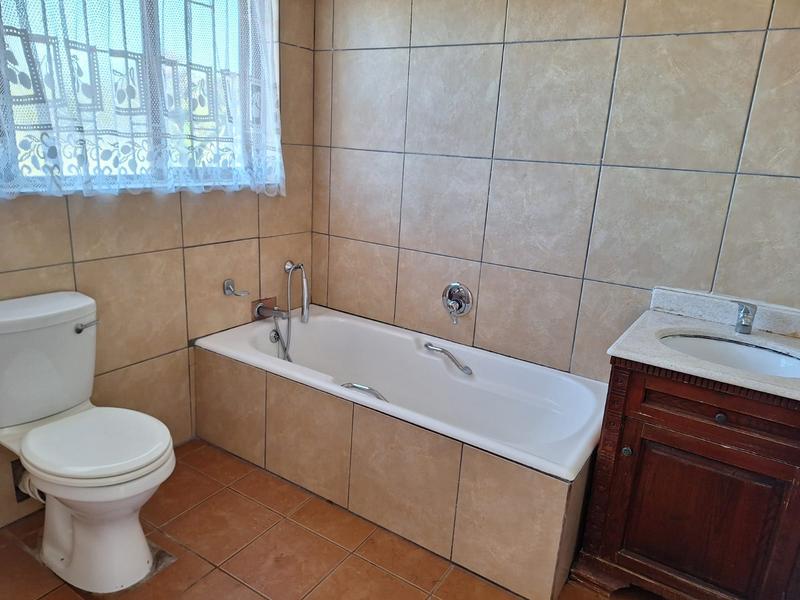 2 Bedroom Property for Sale in Scottburgh KwaZulu-Natal