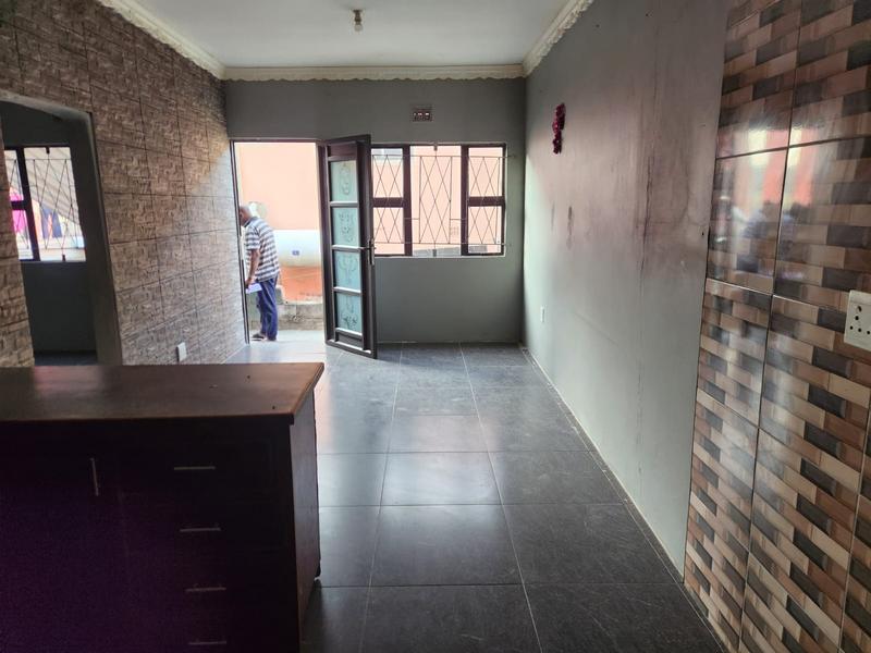 To Let 2 Bedroom Property for Rent in Chatsworth KwaZulu-Natal