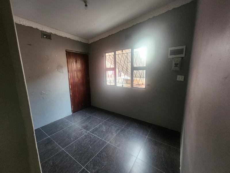 To Let 2 Bedroom Property for Rent in Chatsworth KwaZulu-Natal