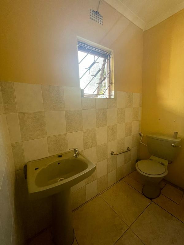 3 Bedroom Property for Sale in Kwamashu KwaZulu-Natal