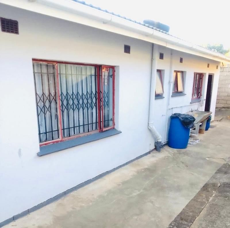 3 Bedroom Property for Sale in Umlazi KwaZulu-Natal