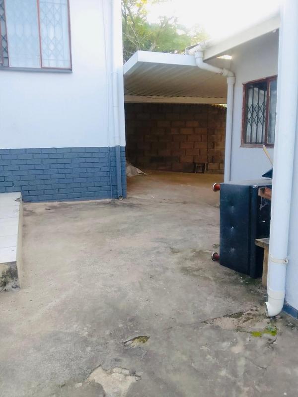 3 Bedroom Property for Sale in Umlazi KwaZulu-Natal