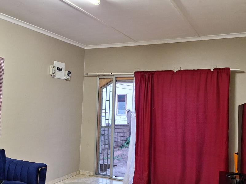 To Let 2 Bedroom Property for Rent in Umkomaas KwaZulu-Natal