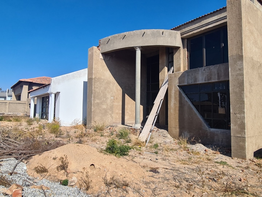 5 Bedroom Property for Sale in Waterberry Country Estate Limpopo