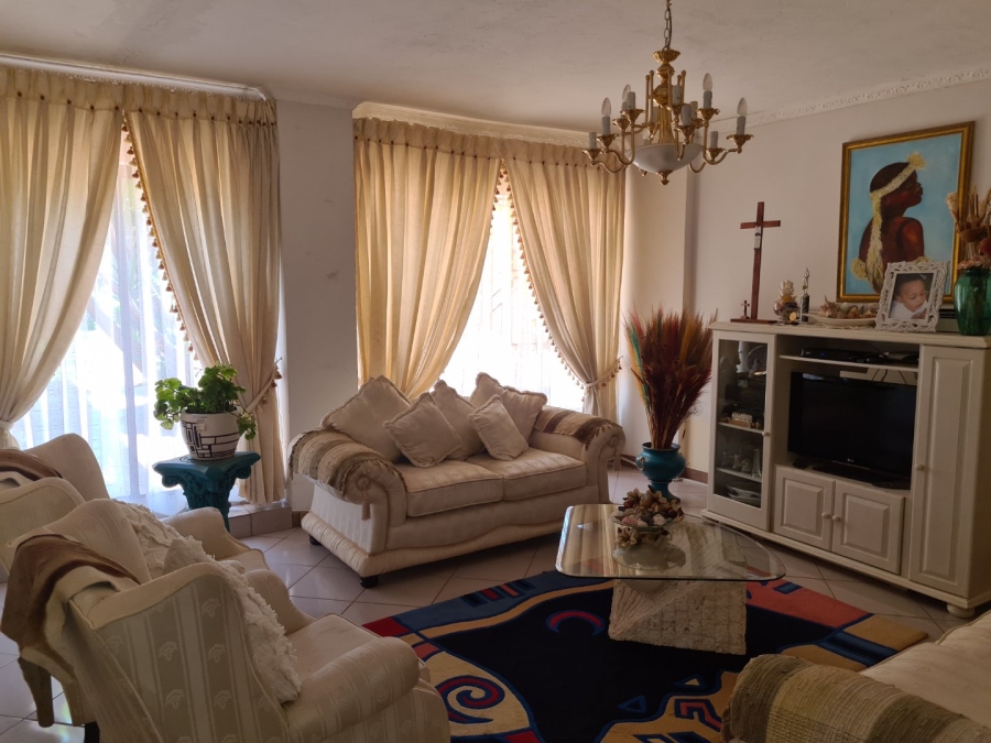 6 Bedroom Property for Sale in Broadlands Estate Limpopo