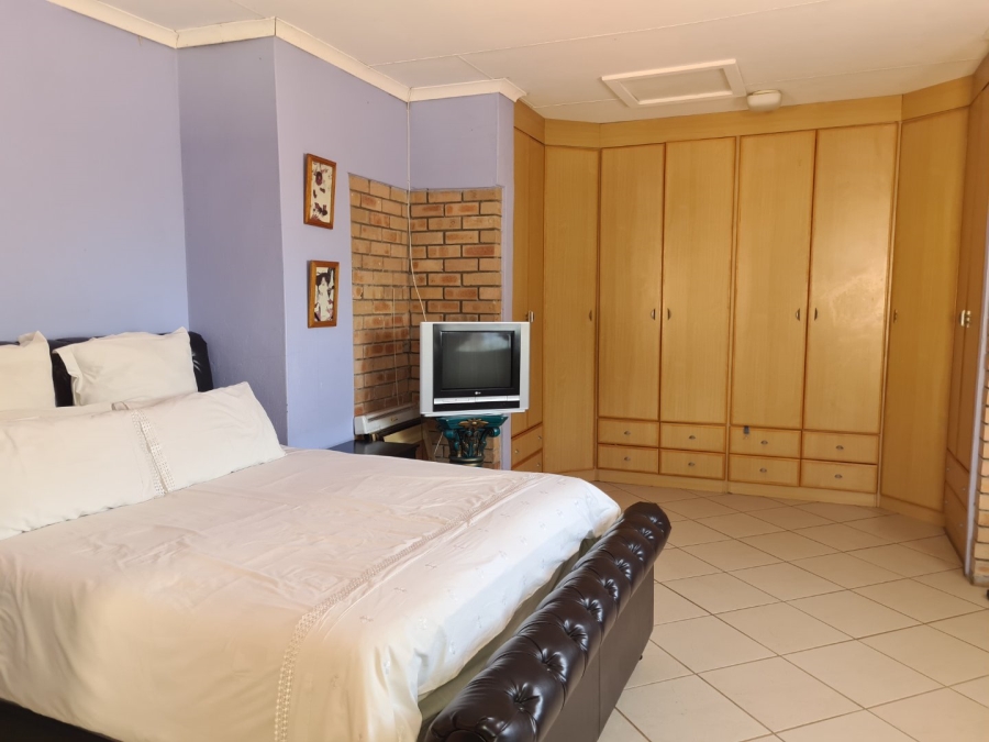 6 Bedroom Property for Sale in Broadlands Estate Limpopo