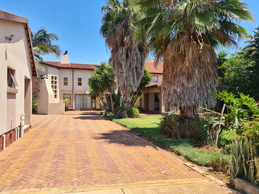 6 Bedroom Property for Sale in Broadlands Estate Limpopo