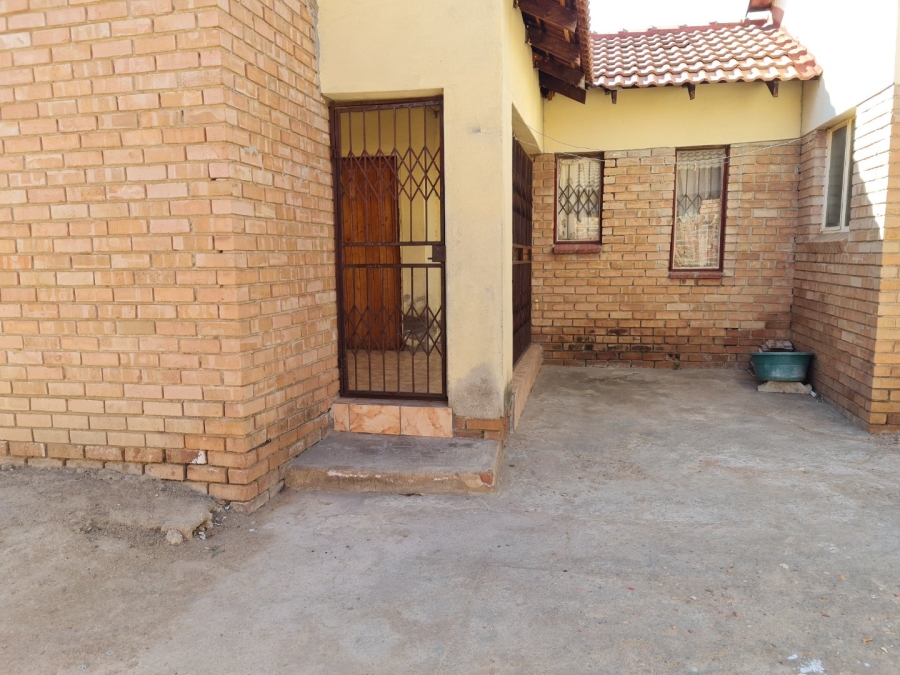 5 Bedroom Property for Sale in Ivy Park Limpopo
