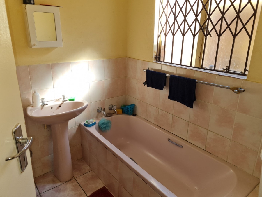 5 Bedroom Property for Sale in Ivy Park Limpopo