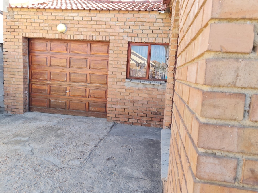 5 Bedroom Property for Sale in Ivy Park Limpopo