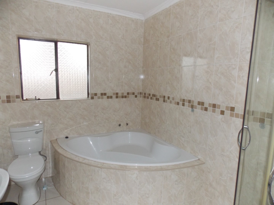 3 Bedroom Property for Sale in Mahlako-A-Phahla Gardens Limpopo