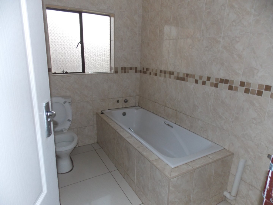 3 Bedroom Property for Sale in Mahlako-A-Phahla Gardens Limpopo