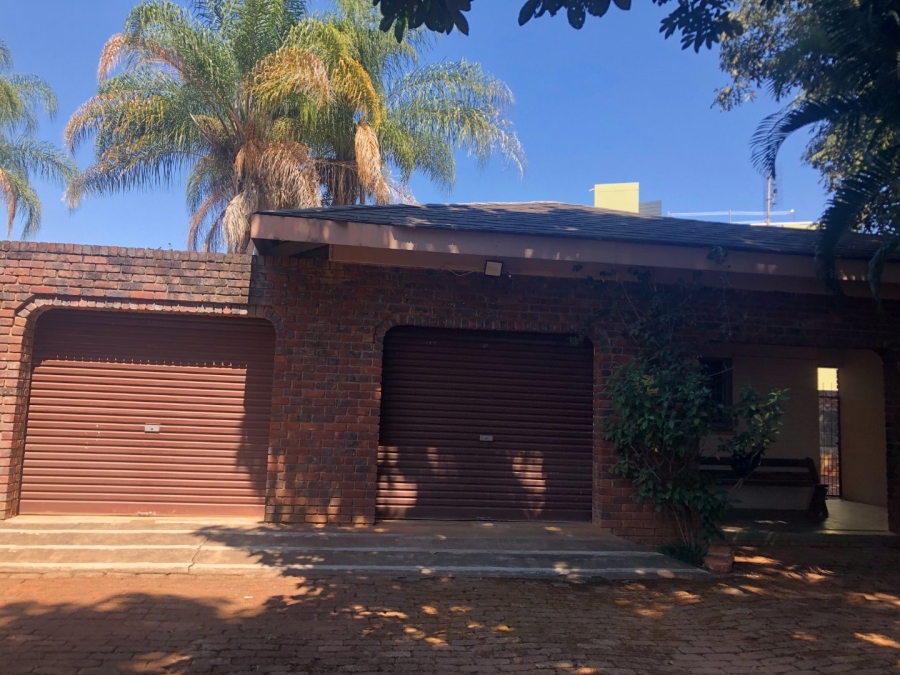 6 Bedroom Property for Sale in Fauna Park Limpopo
