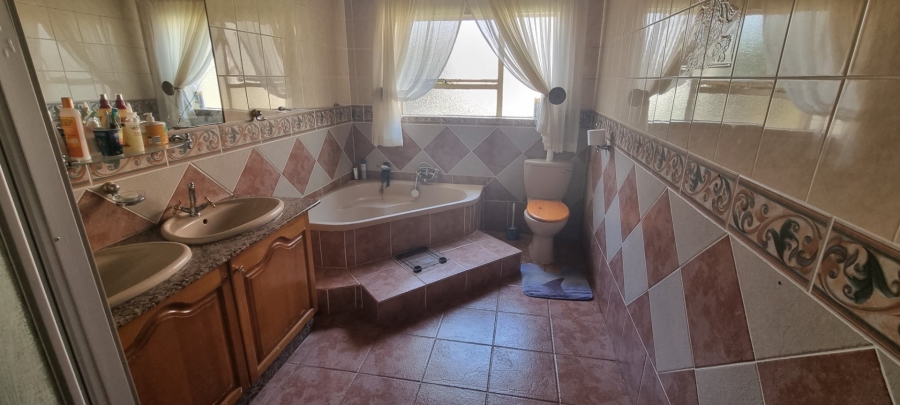 8 Bedroom Property for Sale in Sterpark Limpopo