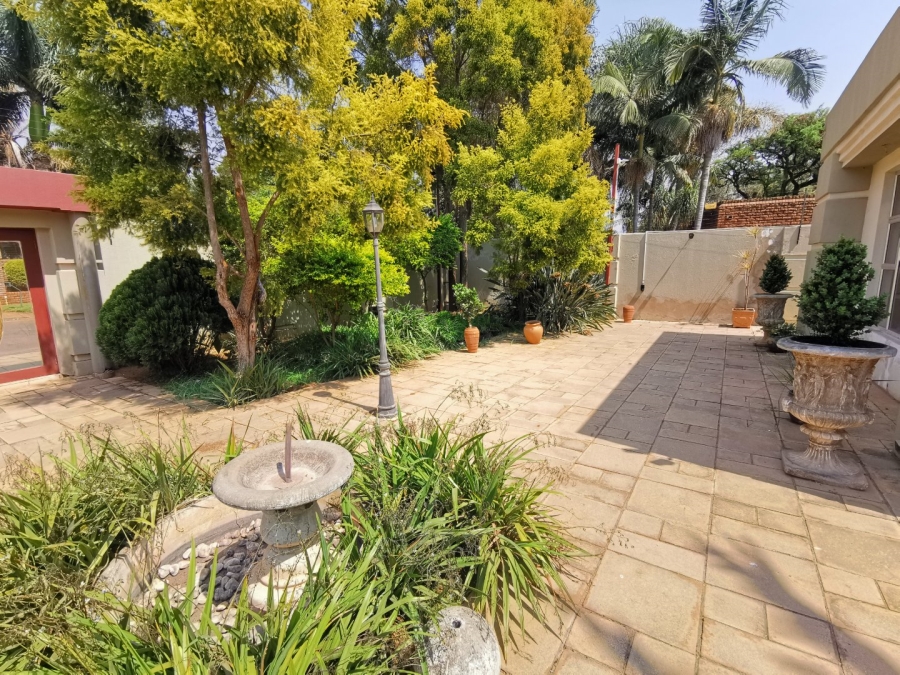 5 Bedroom Property for Sale in Chroompark Limpopo