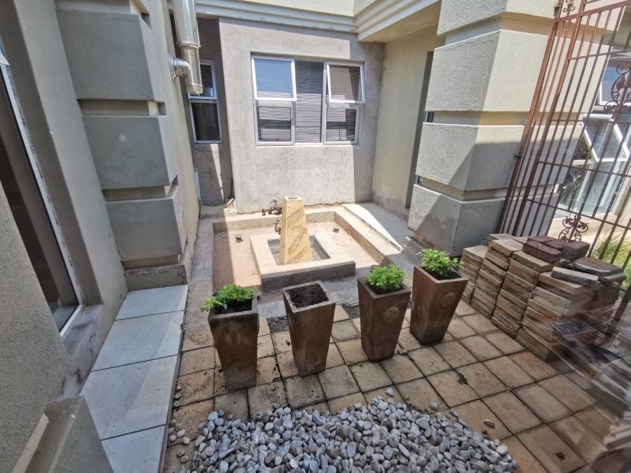 5 Bedroom Property for Sale in Chroompark Limpopo