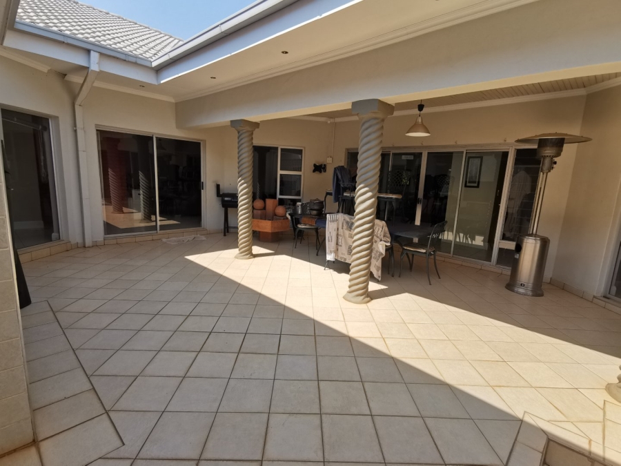5 Bedroom Property for Sale in Chroompark Limpopo