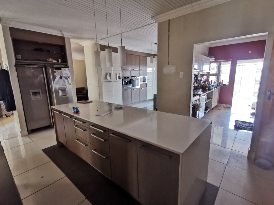 5 Bedroom Property for Sale in Chroompark Limpopo