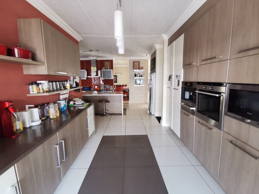 5 Bedroom Property for Sale in Chroompark Limpopo